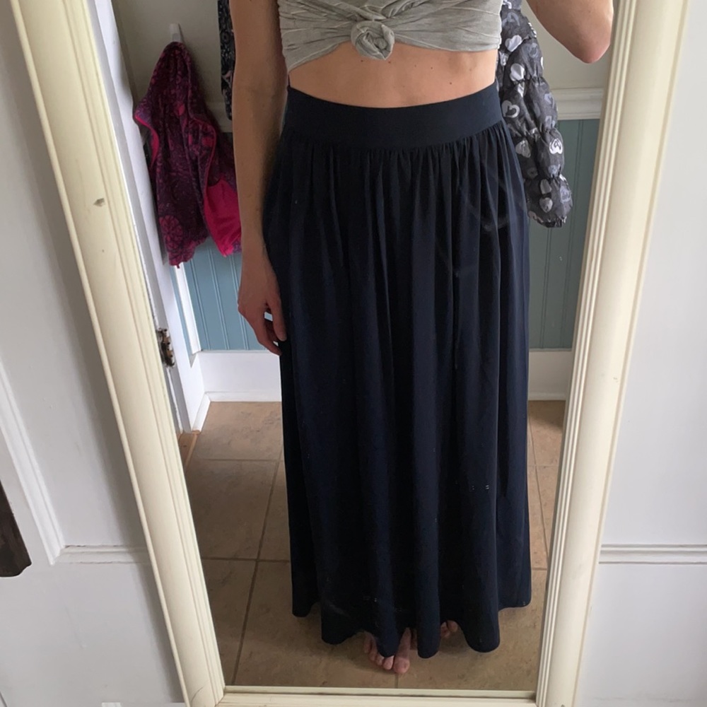banana republic navy long skirt size 4